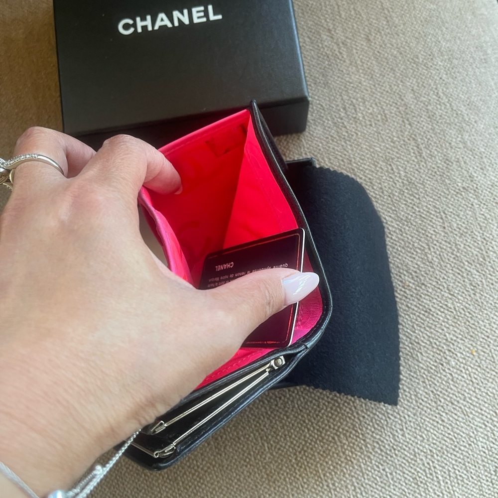 Chanel Black and Cream Quilted wallet and  Card Holder.Authentic! - Picture 10 of 10